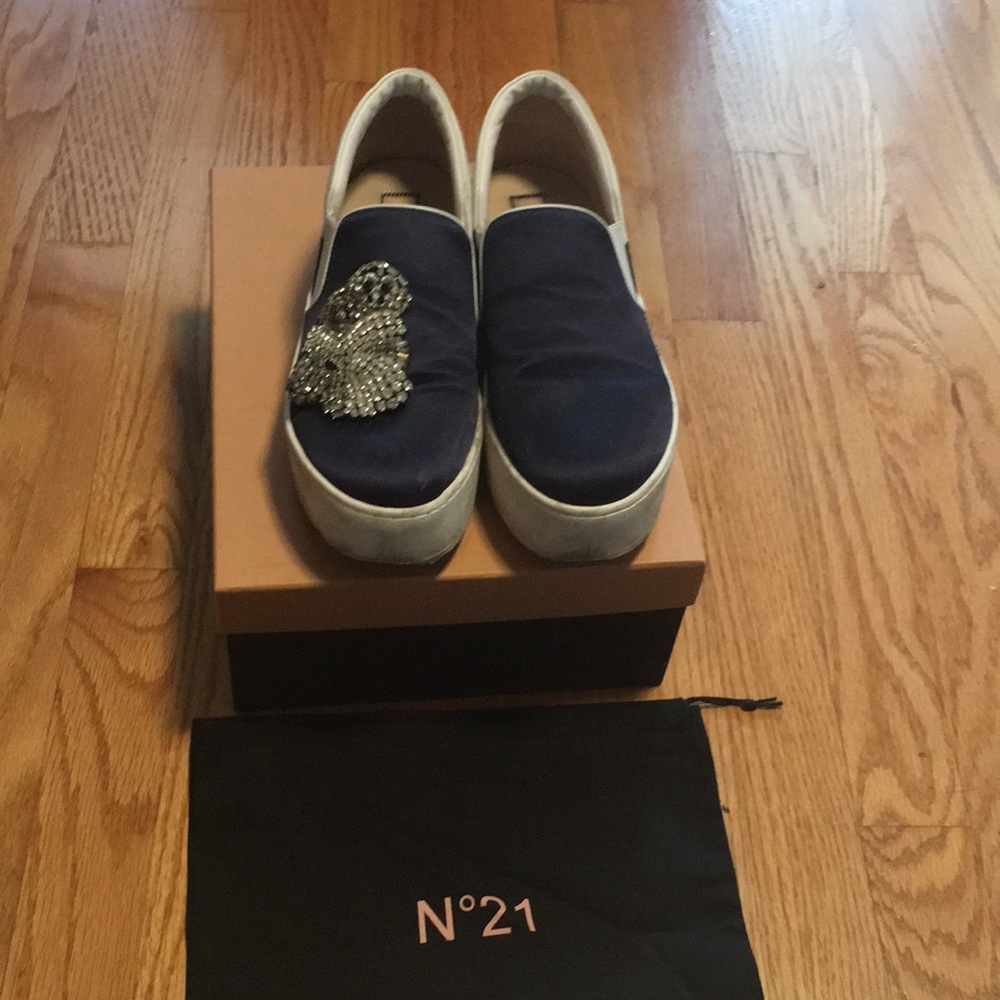 No. 21 platform slip on sneakers